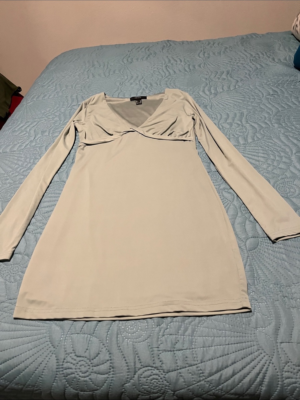 Forever 21 Light Green Long Sleeve V-Neck Dress